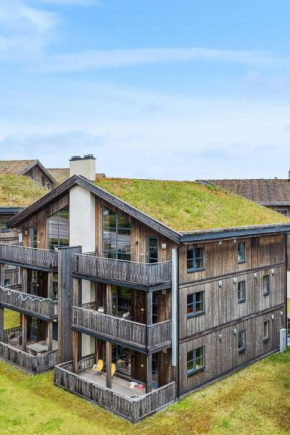 Very central and fresh apartment 4 bedr, 10p 2 floors, sauna, ski in and out